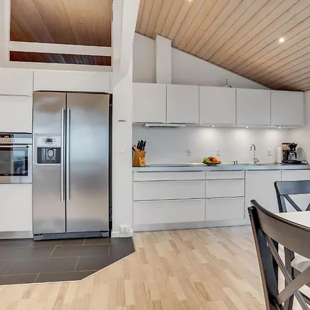 3 Bedroom Awesome In *